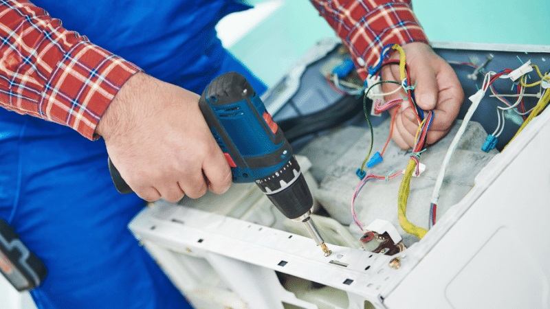 Menemen Franke Franke çamaşır makinesi kart tamiri – Su almama arızası orijinal parça ile giderildi. - Teknik servis örneği